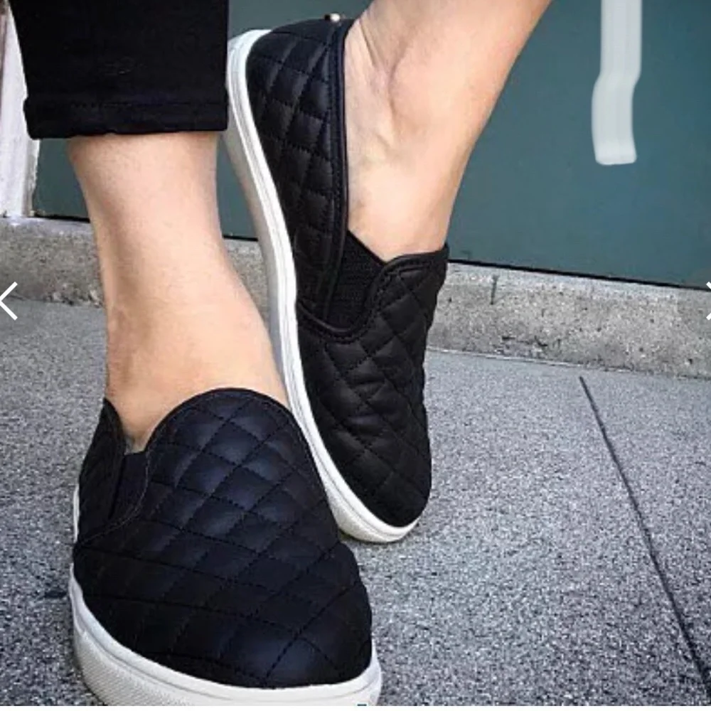 Steve Madden Ecentrcq Black Quilted Slip-On Loafers Sz 9M